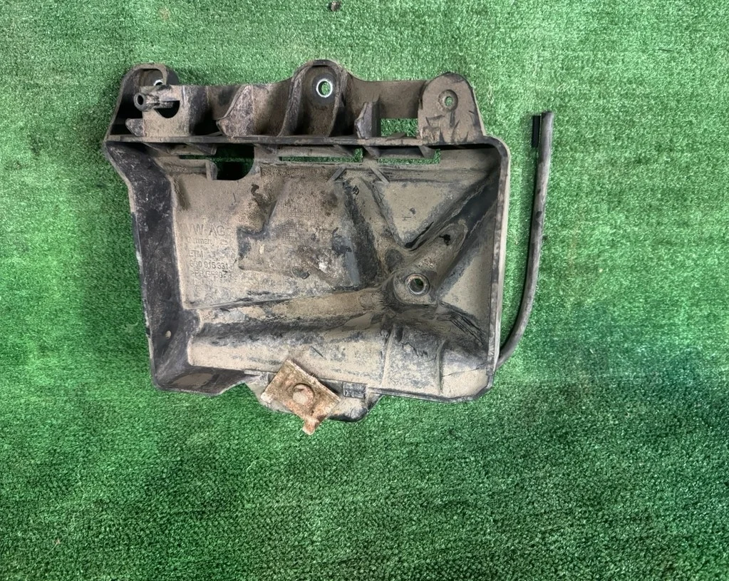 Б.у. площадка под аккумулятор SKODA RAPID SKODA RAPID