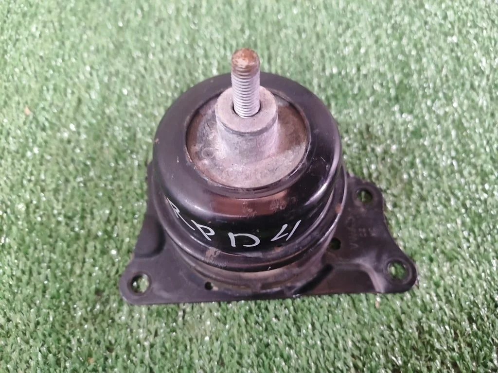 Б.у. опора двигателя SKODA RAPID SKODA RAPID  CWVB 2017