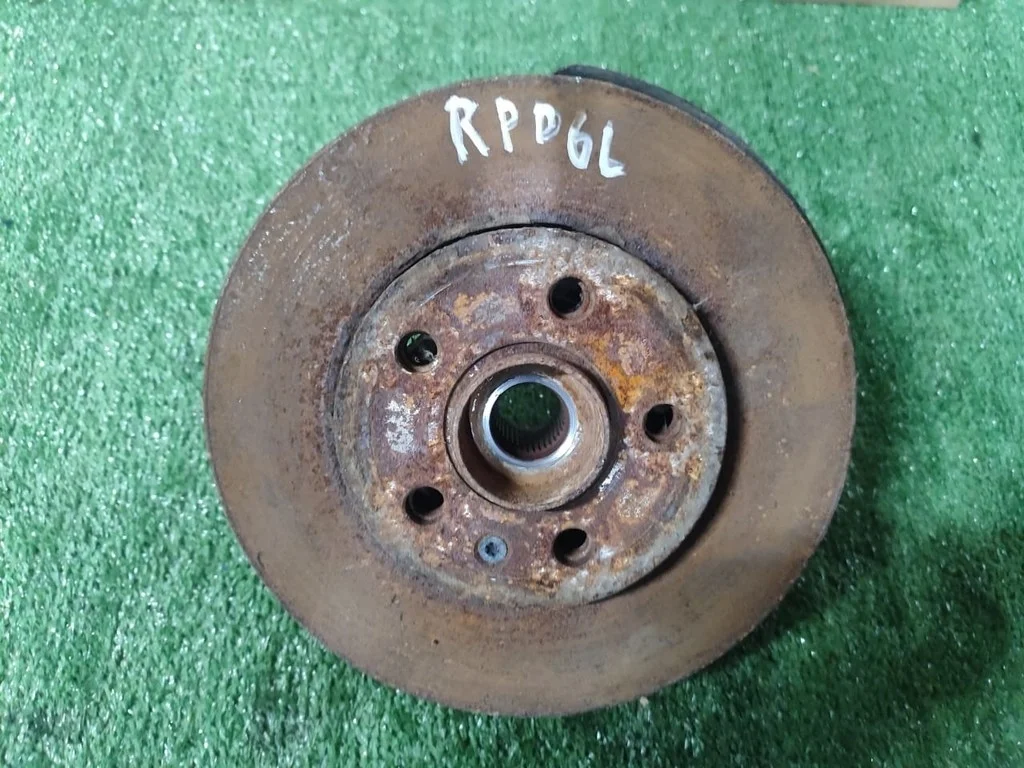 Б.у. кулак поворотный SKODA RAPID SKODA RAPID