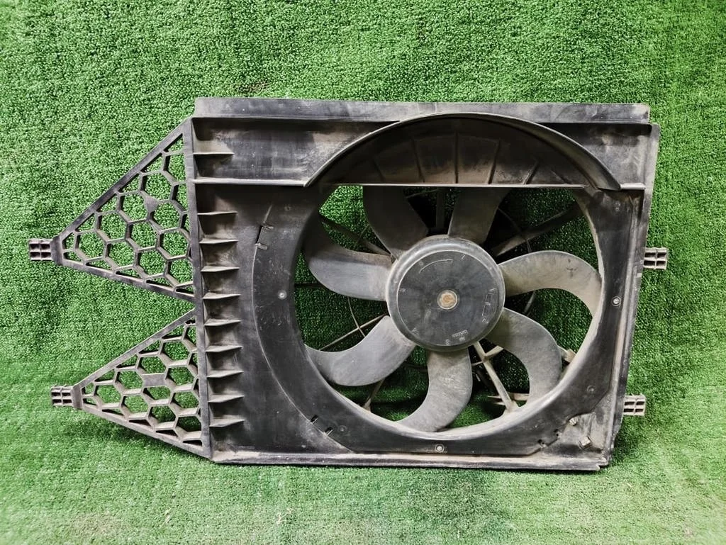 Б.у. диффузор радиатора SKODA RAPID SKODA RAPID  CWVB