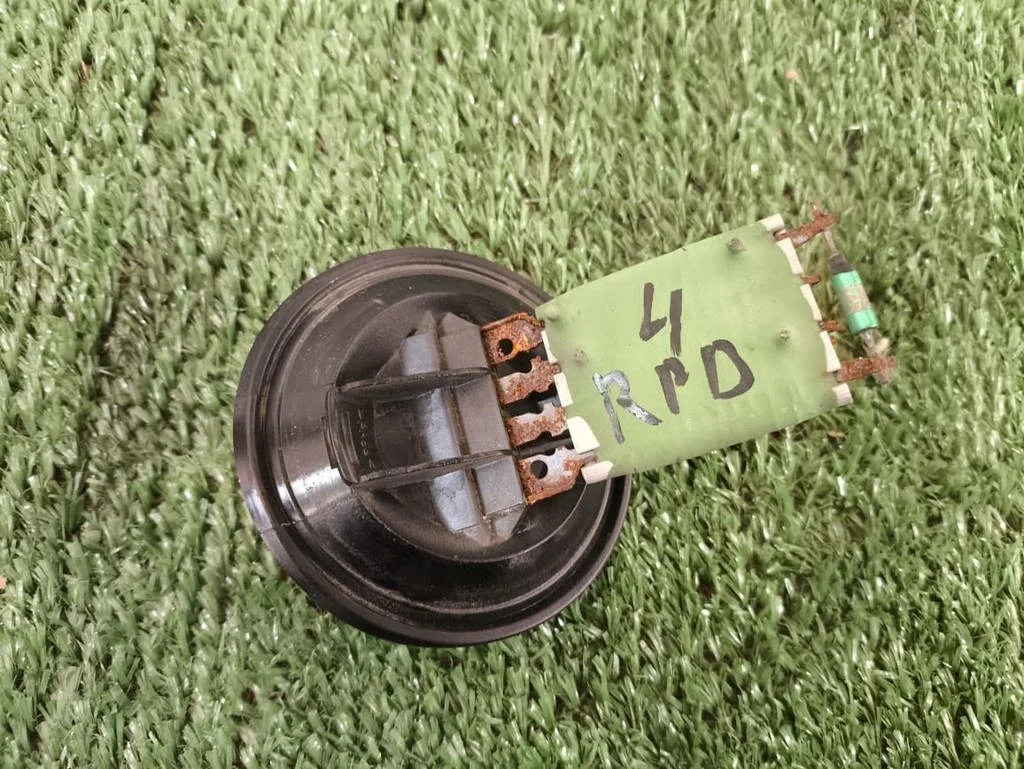 Б.у. резистор печки SKODA RAPID SKODA RAPID