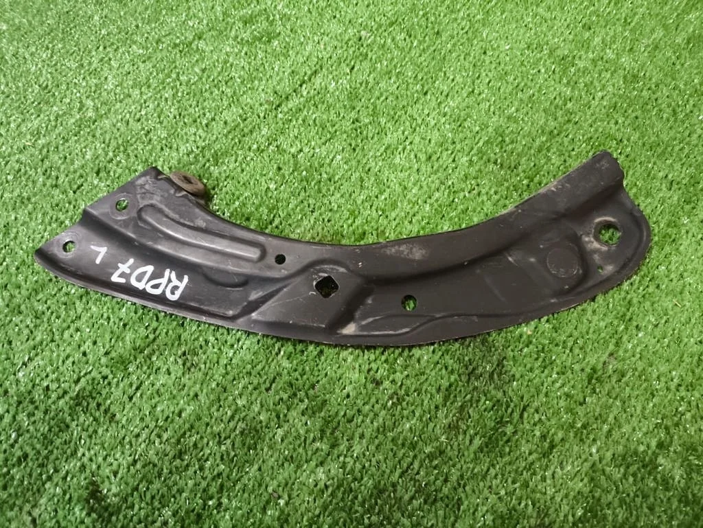 Б.у. кронштейн крепления фары SKODA RAPID SKODA RAPID