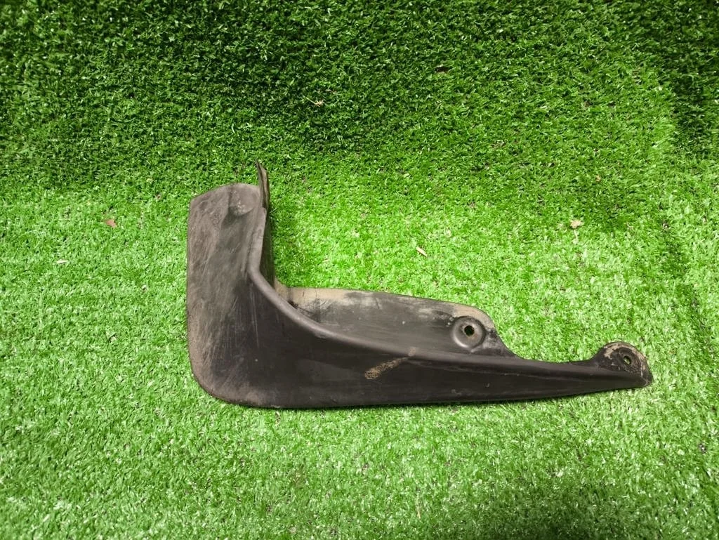 Б.у. брызговик TOYOTA CAMRY V50 ASV50 TOYOTA CAMRY V50 ASV50 2.5 2016