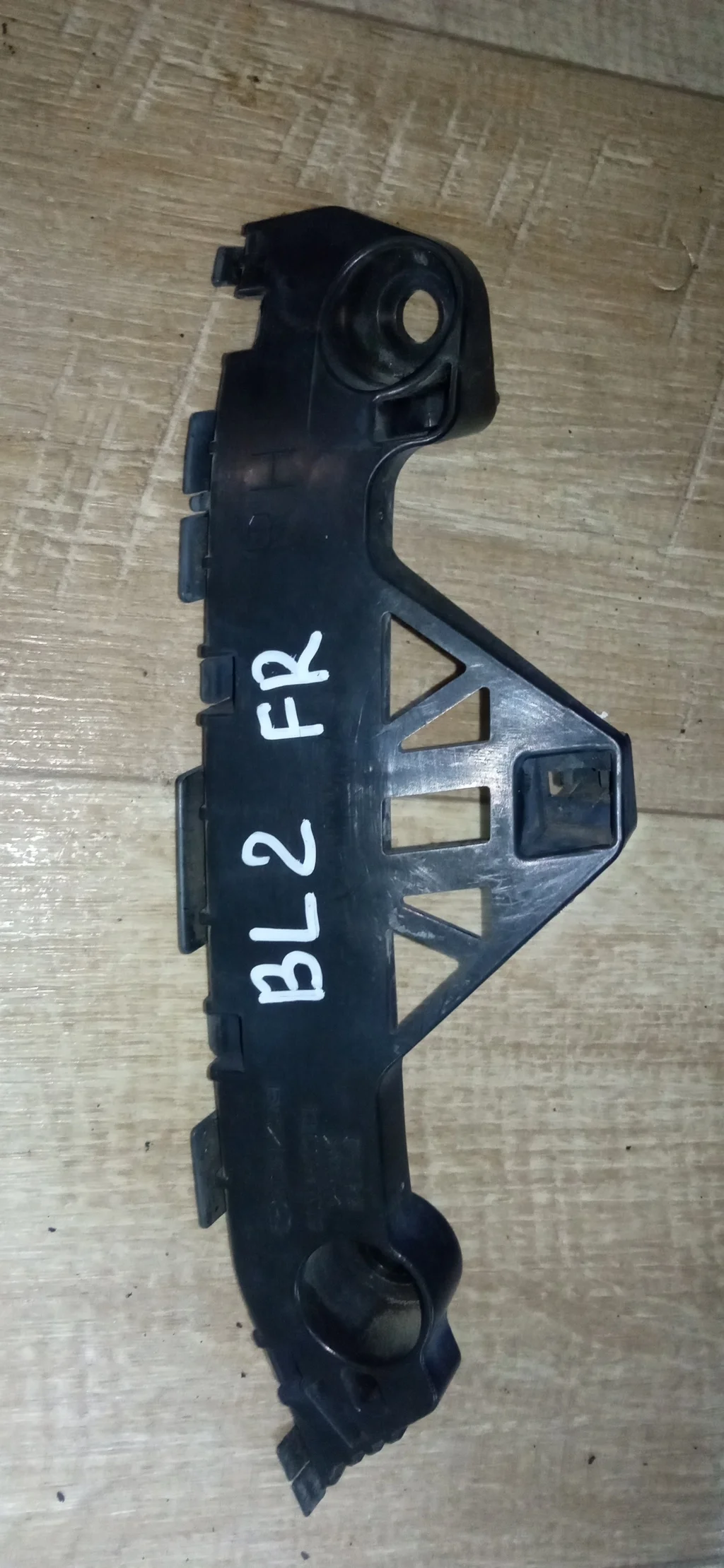 Б.у. крепление бампера перед MAZDA MAZDA 3 BL MAZDA MAZDA 3 BL 1.6 2009