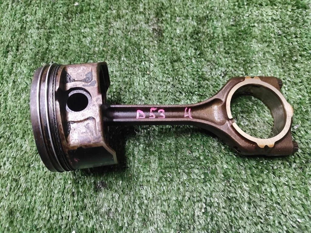 Б.у. шатун MITSUBISHI Delica D5 CV MITSUBISHI Delica D5 CV 4B11 2011