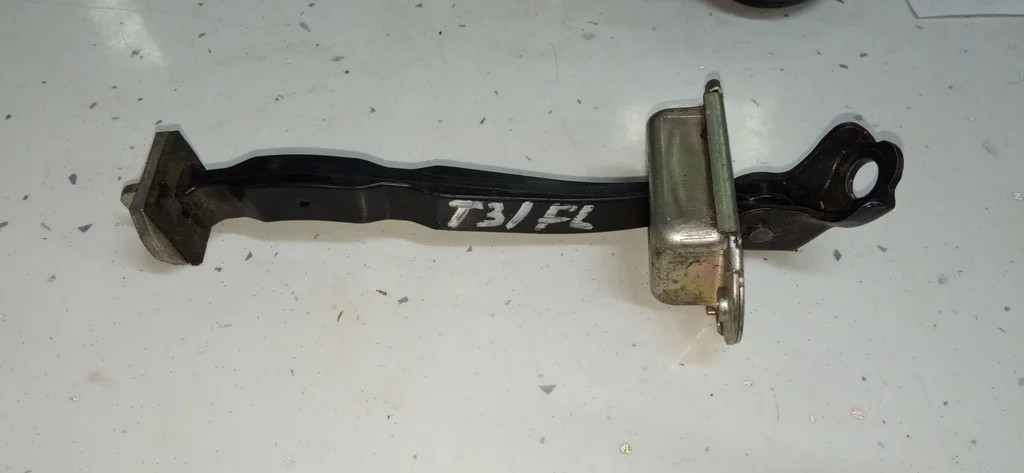 Б.у. ограничитель двери NISSAN X-TRAIL T31 NISSAN X-TRAIL T31 MR20 2008