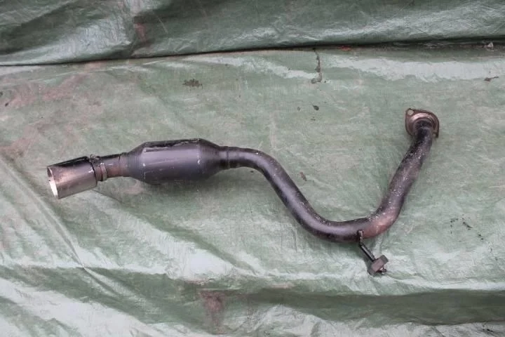 Б.у. глушитель TOYOTA RAV4 ACA30 TOYOTA RAV4 ACA30 2AZ 2005