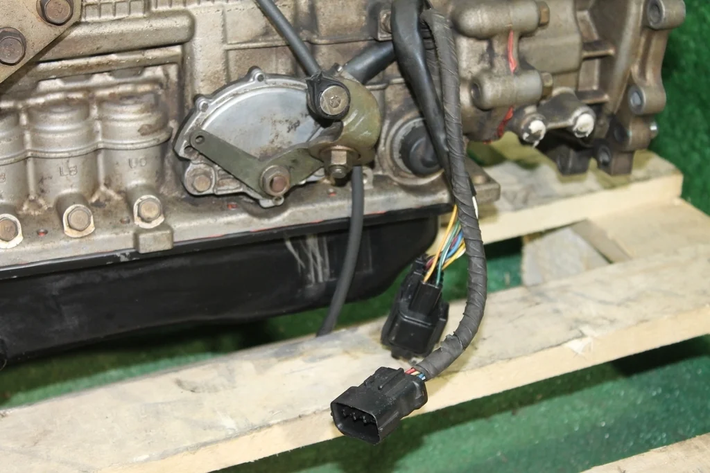 Б.у. датчик положения селектора кпп MITSUBISHI PAJERO V75W MITSUBISHI PAJERO V75W 3.5 2000