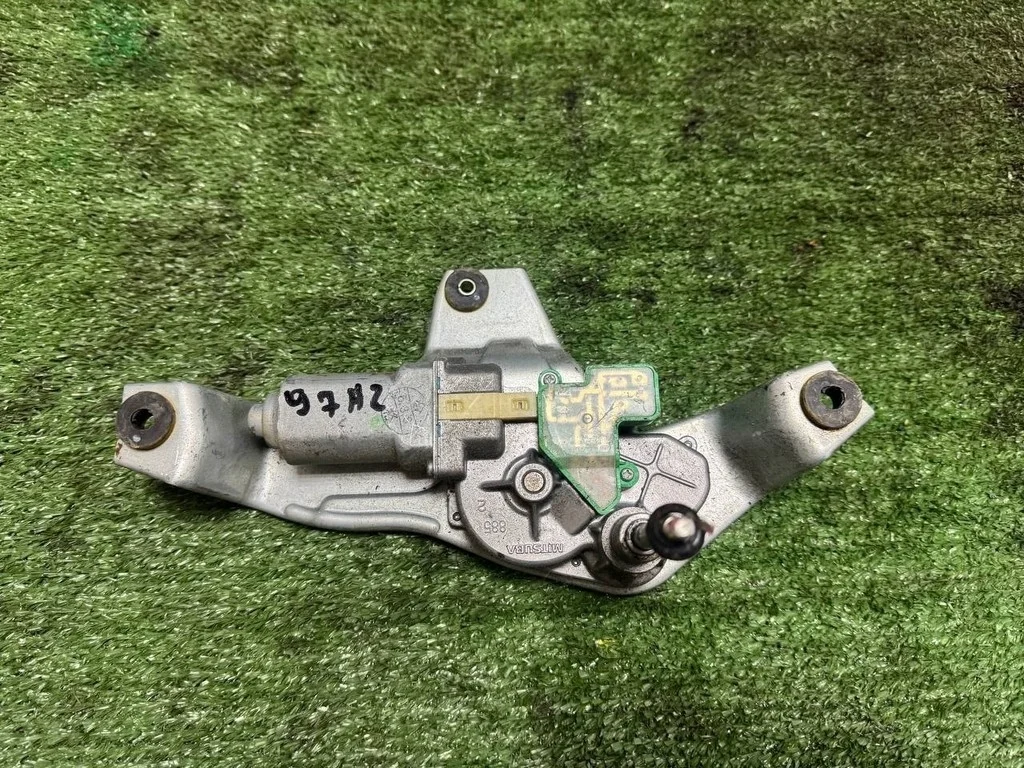 Б.у. мотор заднего дворника MITSUBISHI PAJERO V97W MITSUBISHI PAJERO V97W 3.8 2009