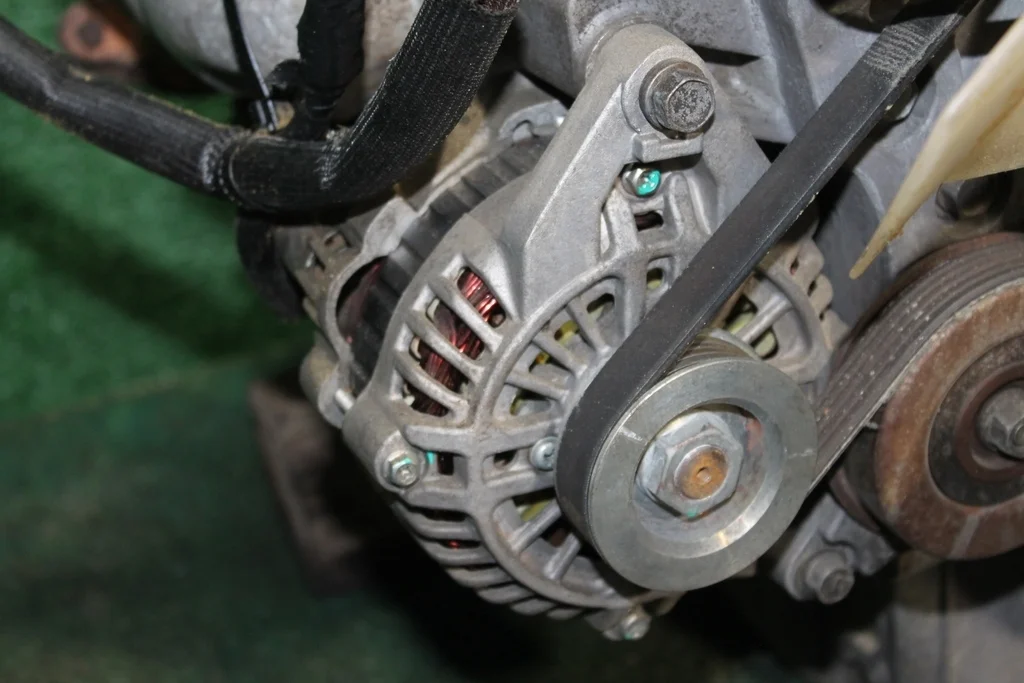 Б.у. генератор MITSUBISHI PAJERO SPORT K96W MITSUBISHI PAJERO SPORT K96W 3.0 2003