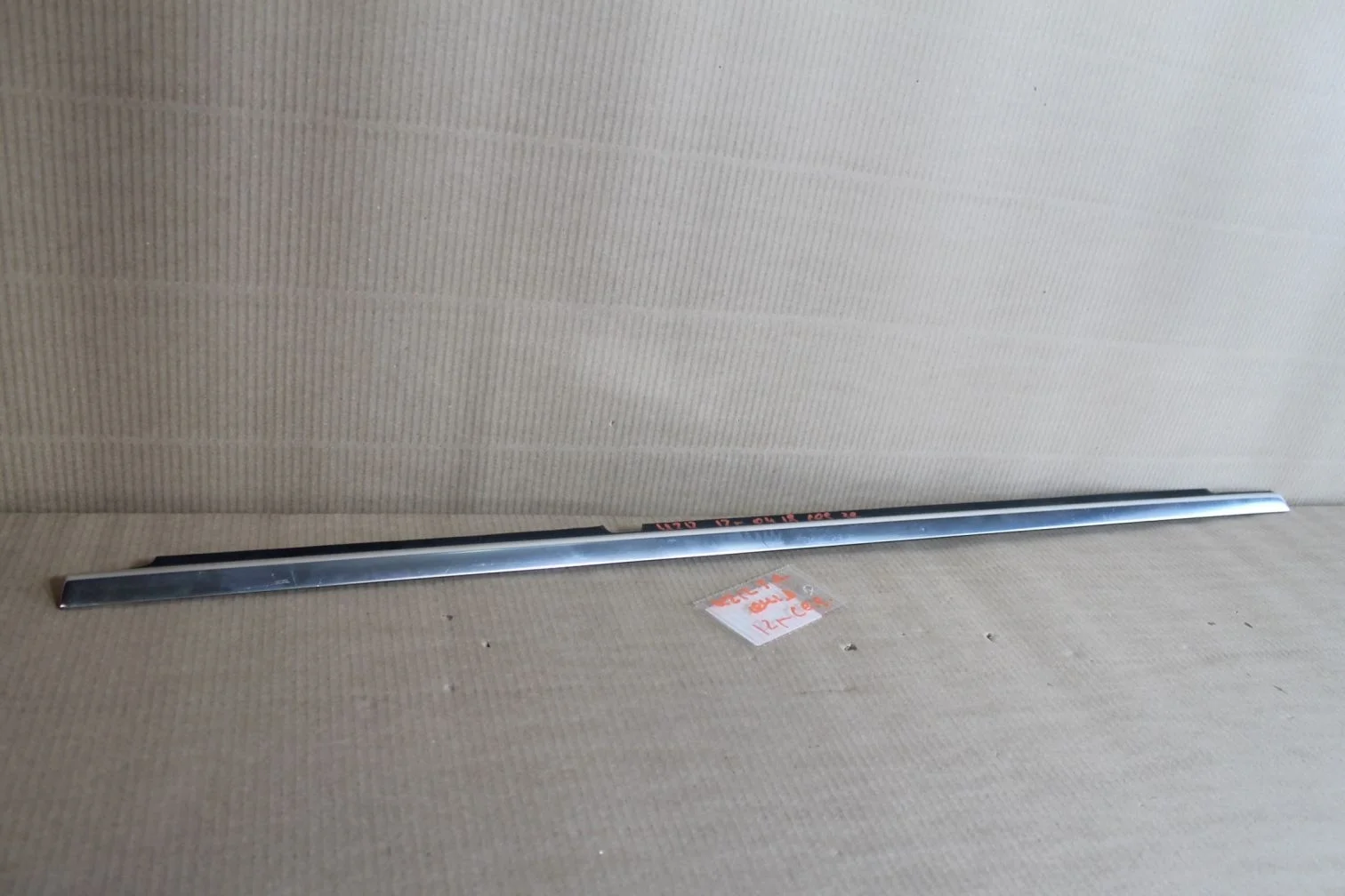 Молдинг стекла задней правой двери для Mercedes E-klasse W212 2009-2016