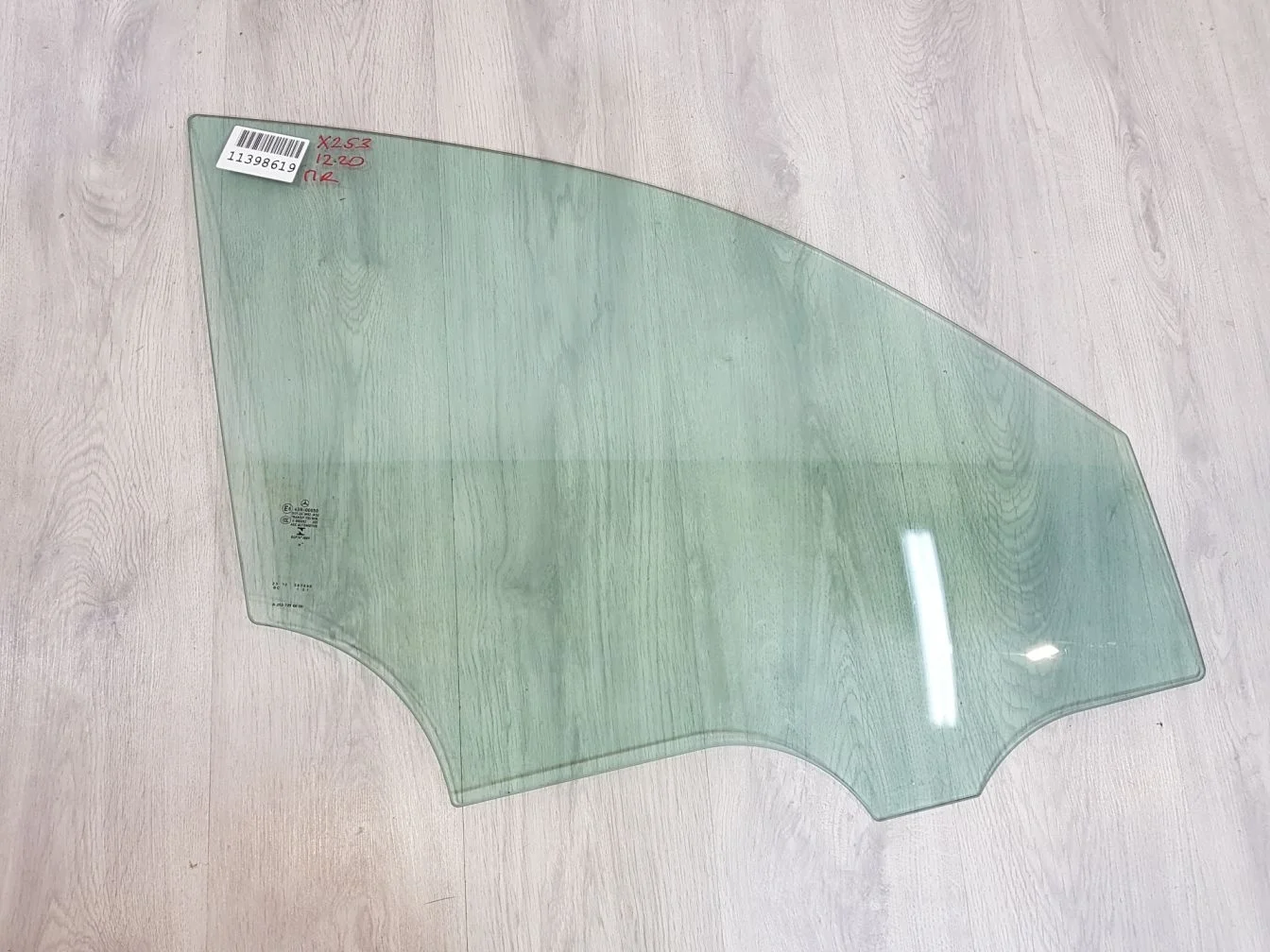 Стекло двери передней правой для Mercedes GLC-klasse X253 2015-