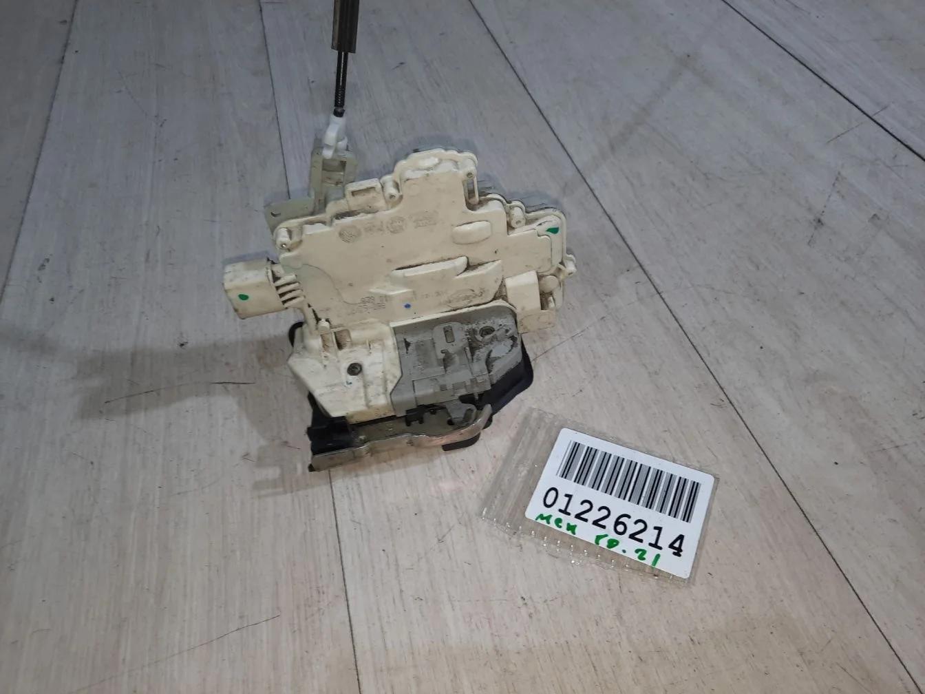 Замок двери задней левой для Audi Q7 4L 2005-2015