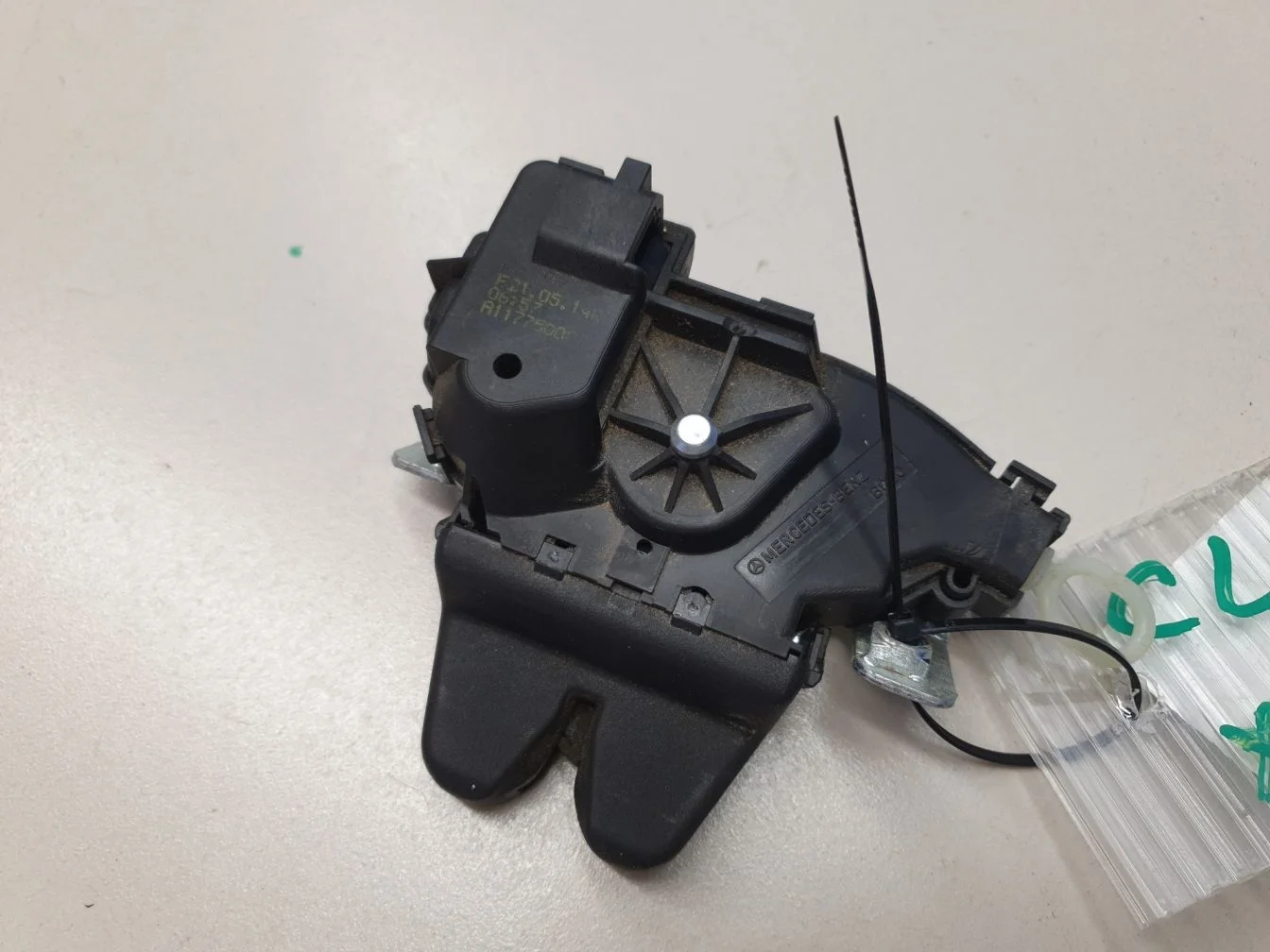 Замок крышки багажника для Mercedes CLA-klasse C117 2013-2019