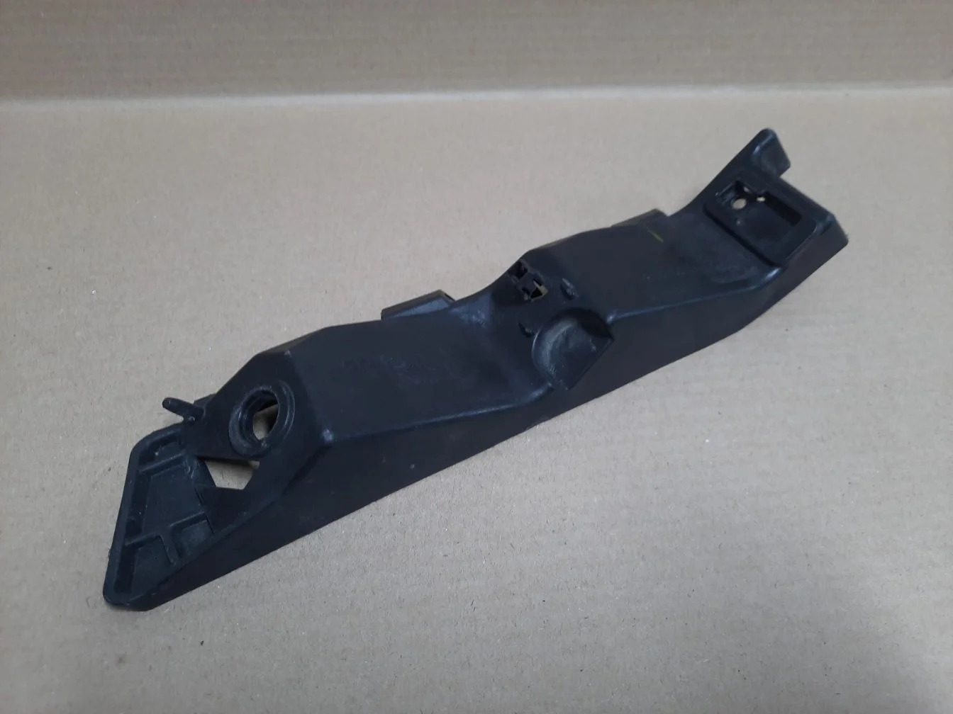 Кронштейн бампера переднего правый для KIA Sportage 2015-2021