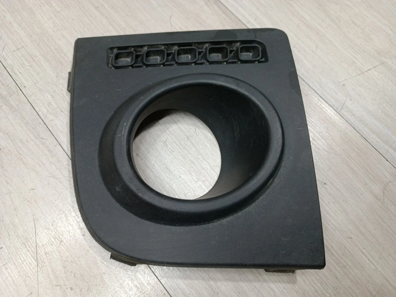 Рамка противотуманной фары правой для Ford Fusion 2002-2012