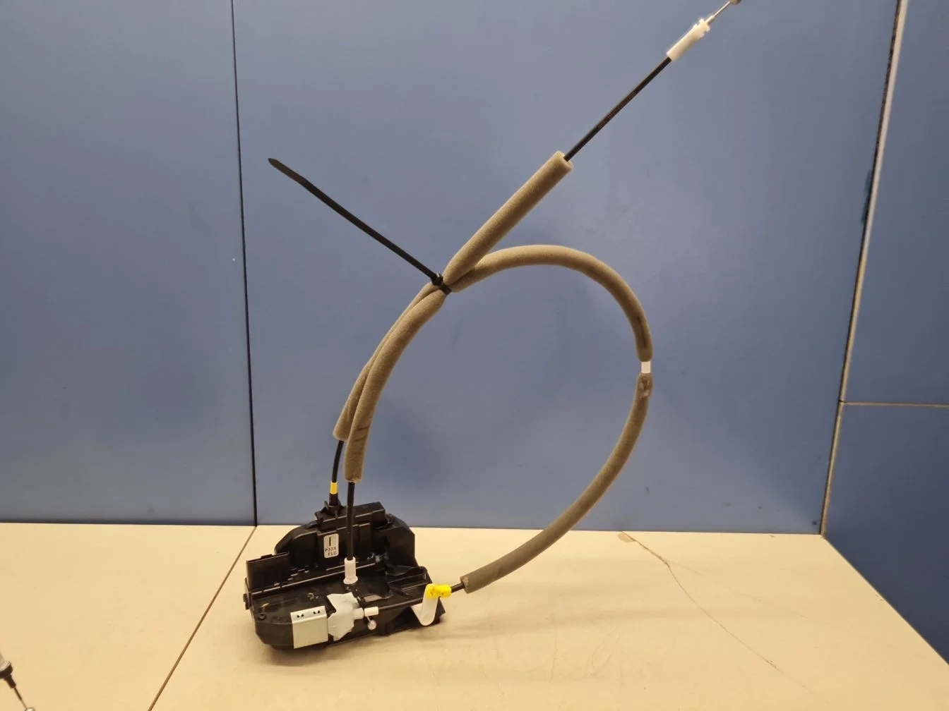 Замок двери передней левой для Nissan Qashqai J11E 2014-