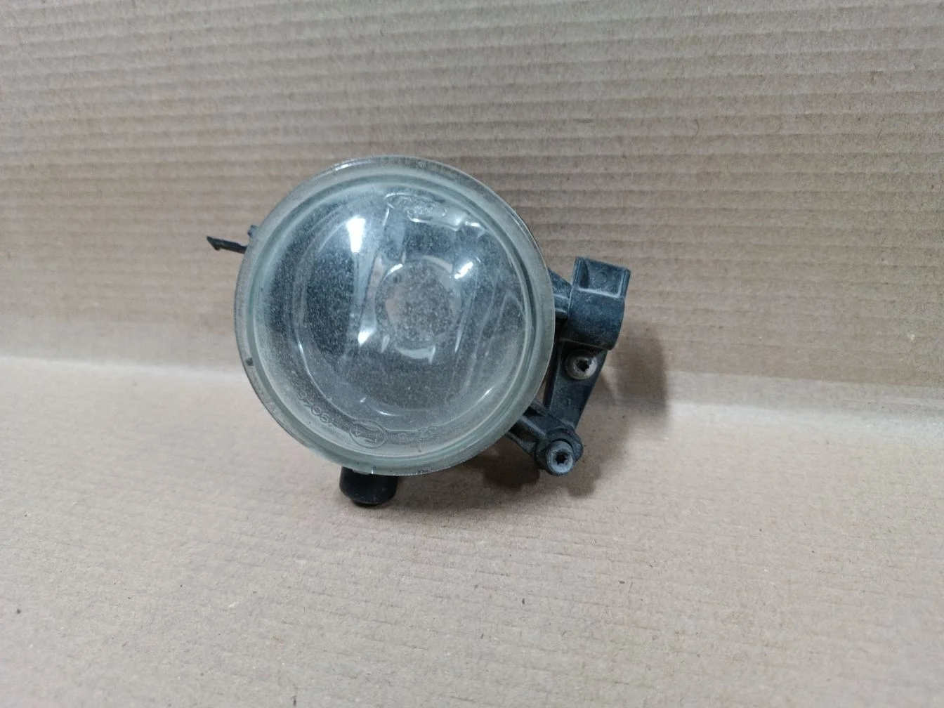 Фара противотуманная левая для Ford Kuga 2008-2012