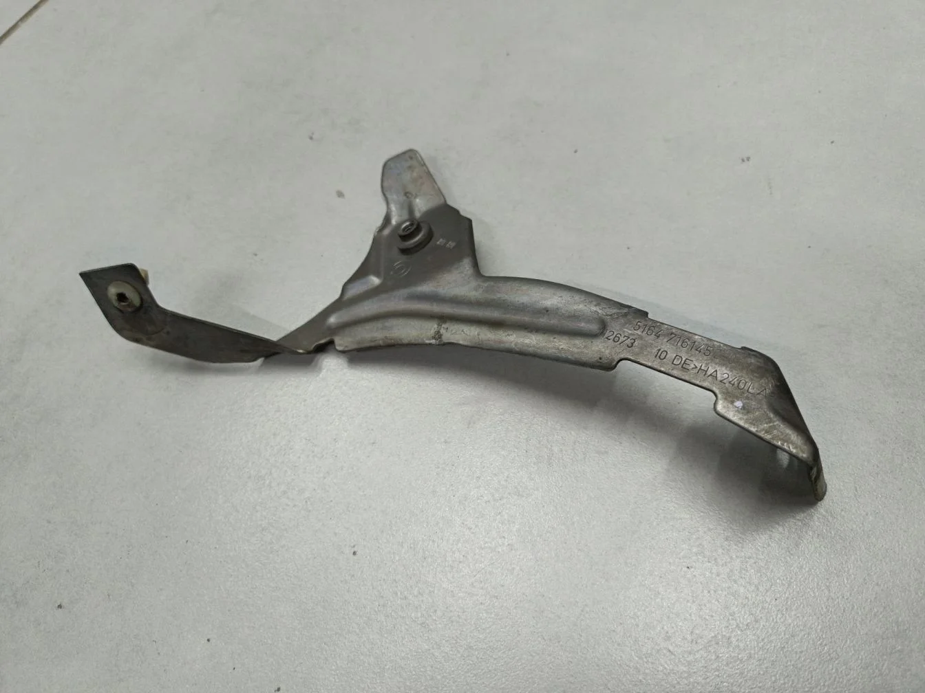 Кронштейн крепления крыла переднего правого для BMW 5 E60 2002-2010