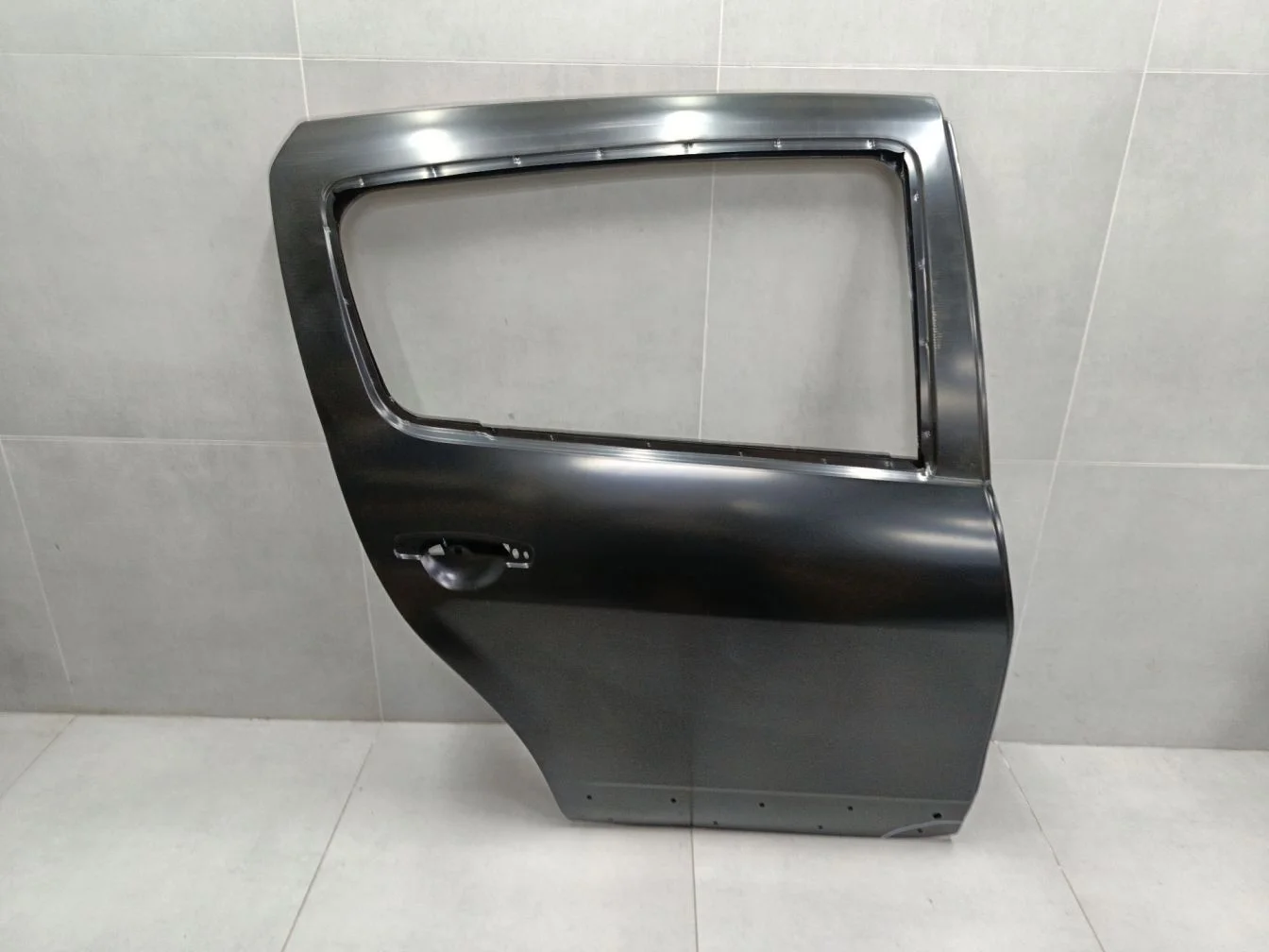 Дверь правая задняя для Renault Sandero 2009-2014