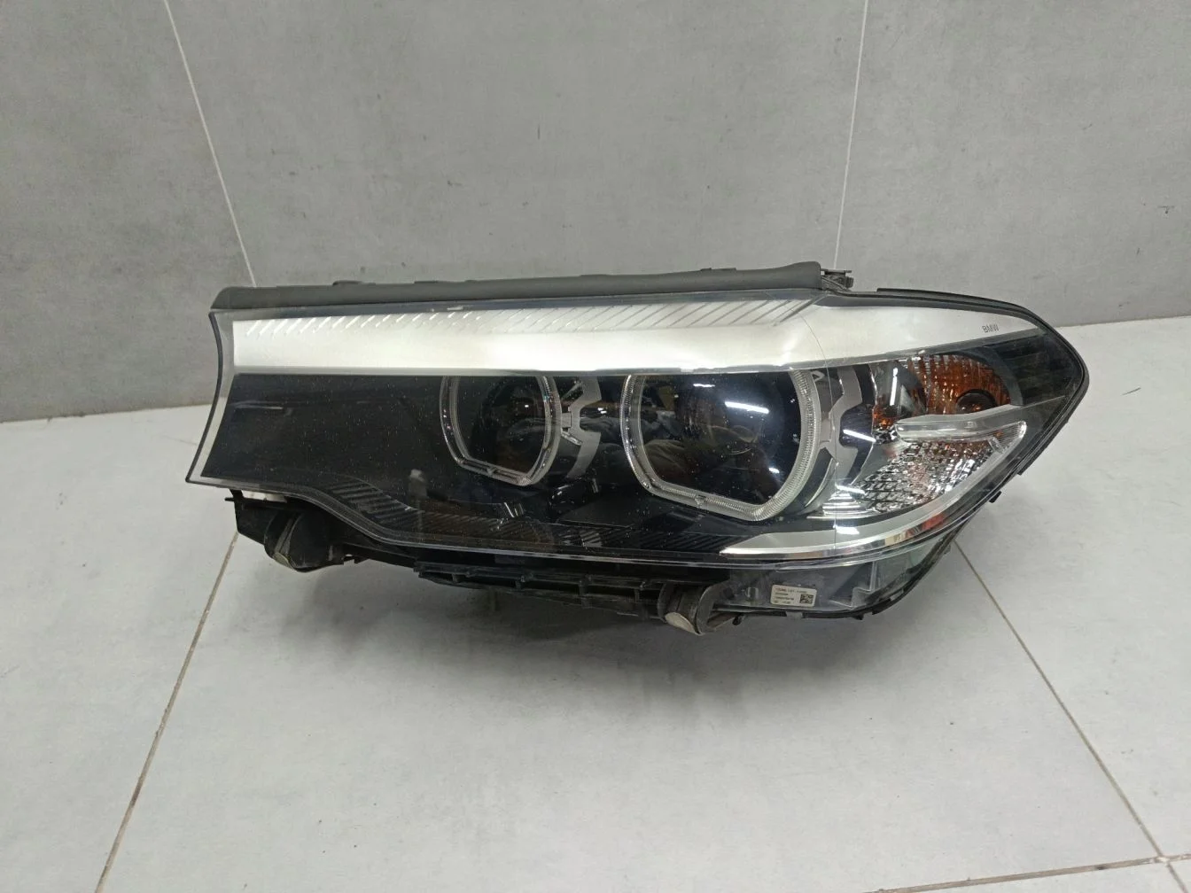 Фара левая для BMW 5 G30 F90 2016-