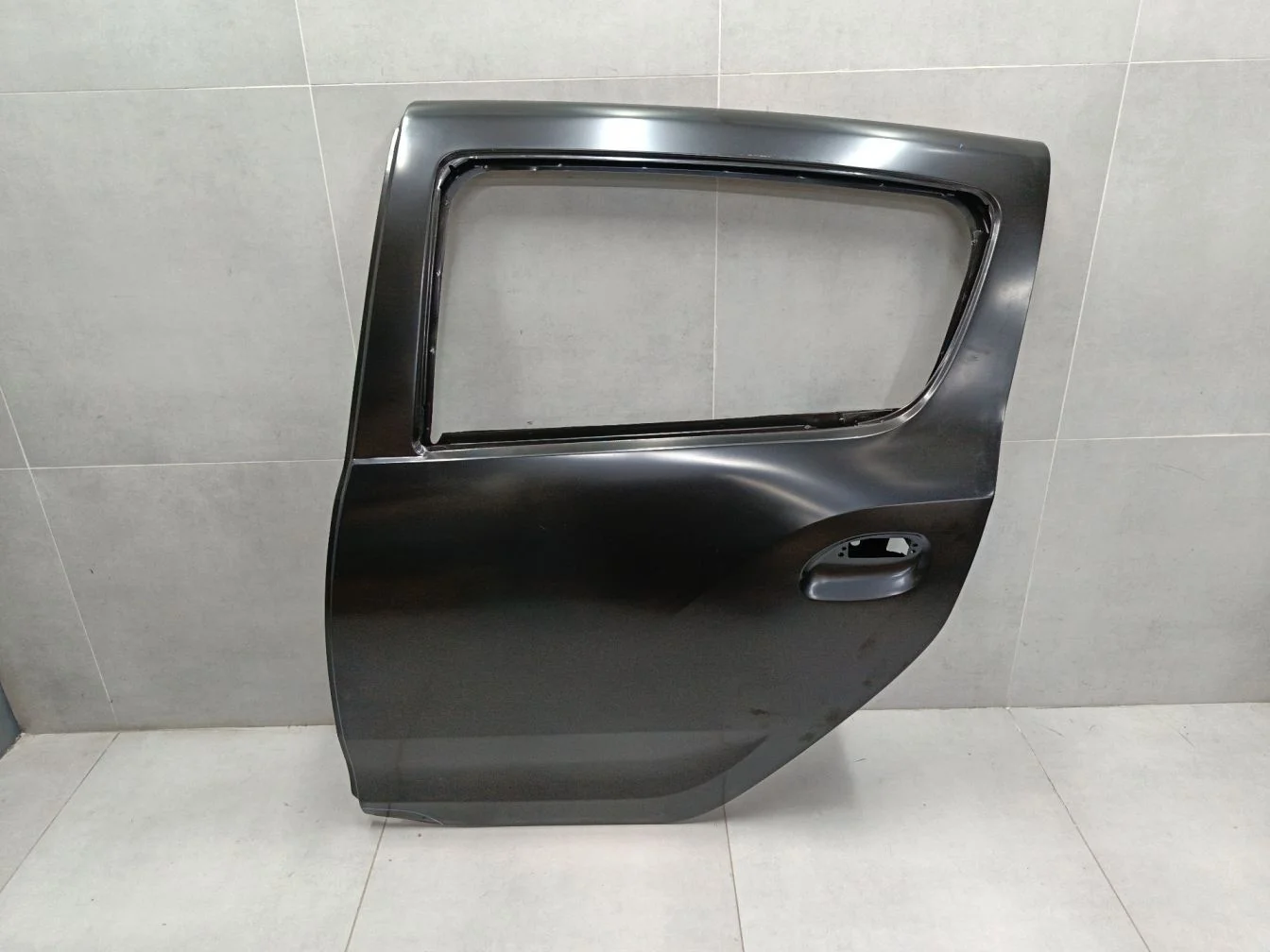 Дверь левая задняя для Renault Sandero 2014-