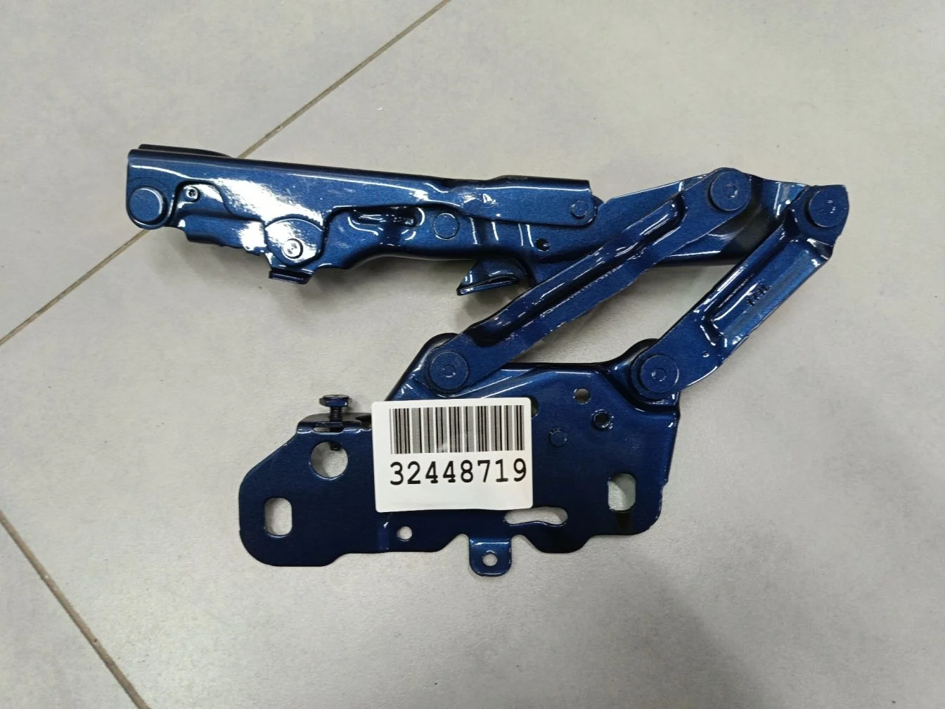 Петля капота левая для BMW X3 G01 G08 2017-