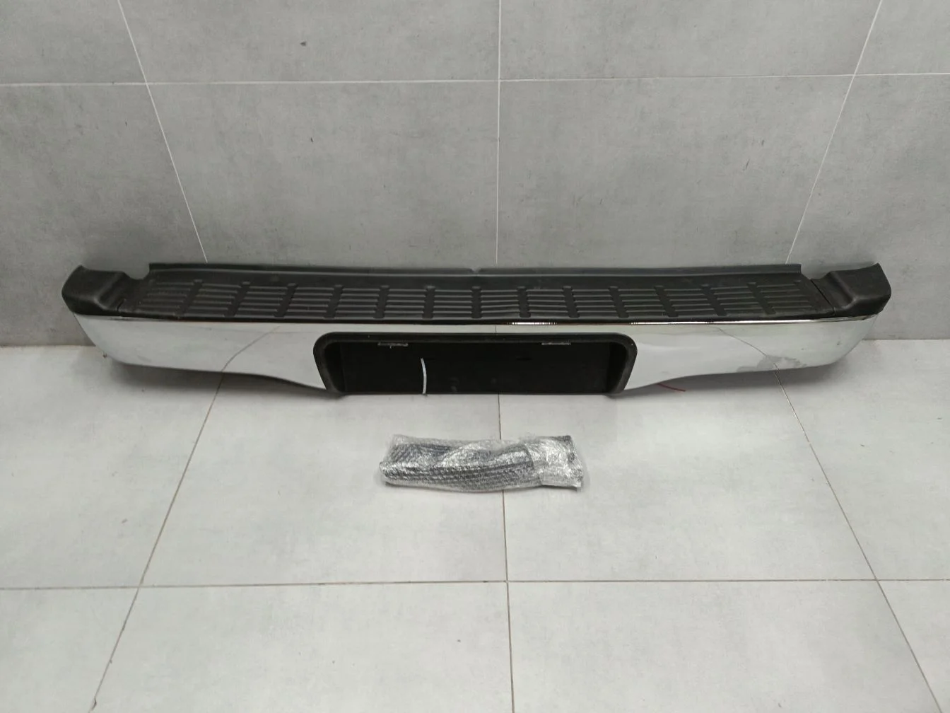 Бампер задний для Toyota Hilux 2005-2015