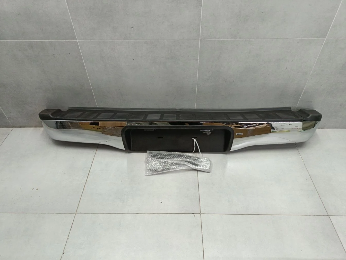 Бампер задний для Toyota Hilux 2005-2015