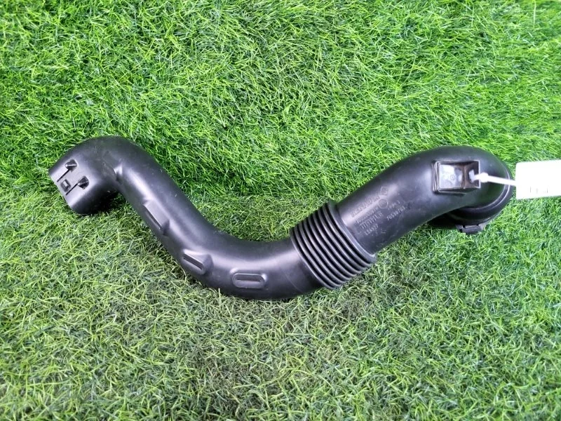 Патрубок воздушный Renault Captur 2014 165556691R J87 H5F