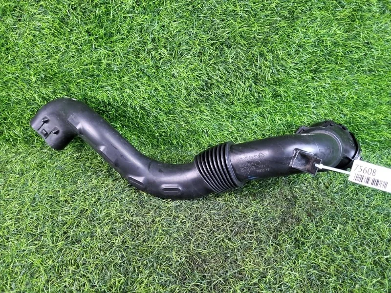 Патрубок воздушный Renault Captur 2013 165556691R J87 H5F