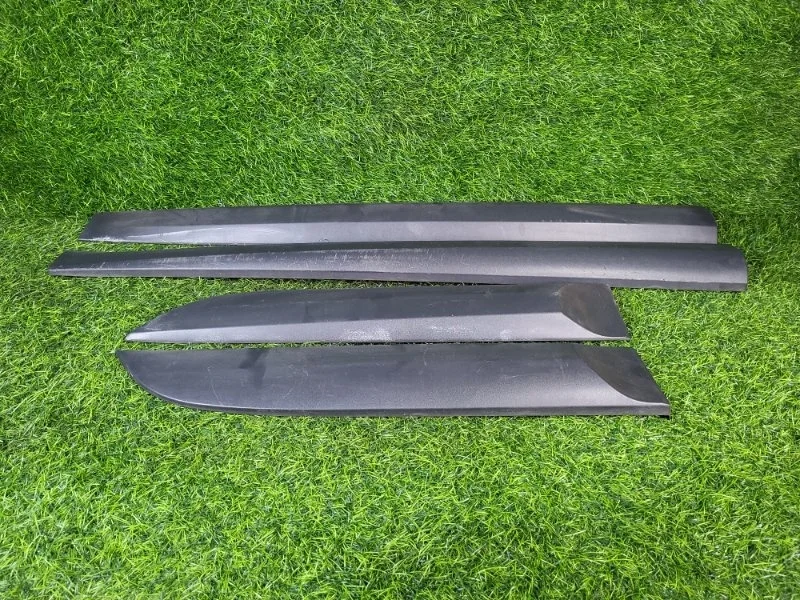 Молдинг двери Renault Megane 2011 801860005R B95 M4R