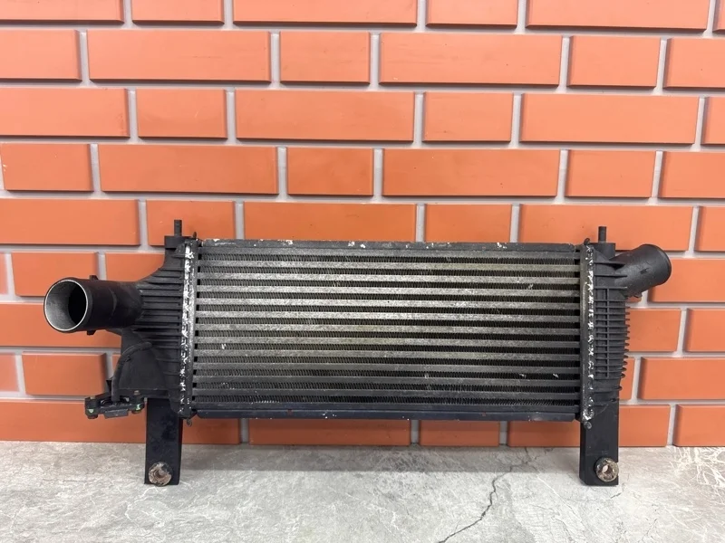 Радиатор интеркулера Nissan Navara 2006 14461EB360 D40 2.5 YD25DDTI