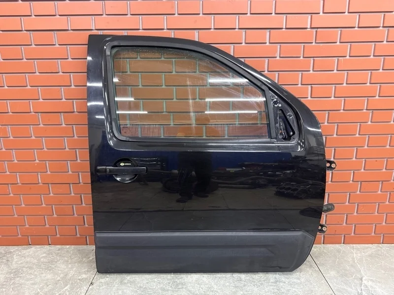 Дверь Nissan Navara 2006 80100EB330 D40 2.5 YD25DDTI, передняя правая