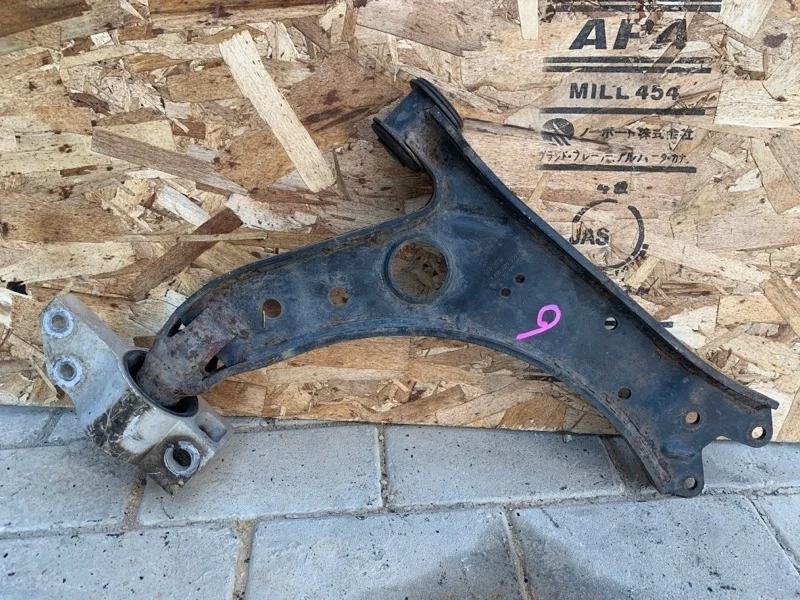 Рычаг подвески Volkswagen Jetta 5