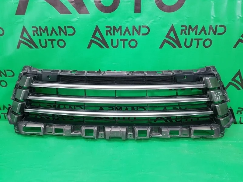 Решетка бампера LEXUS LX 2015-2023 URJ200