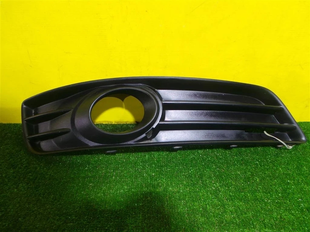 Решетка в бампер правая  Audi A3 (8PA) 2008 8P0807682E 4612