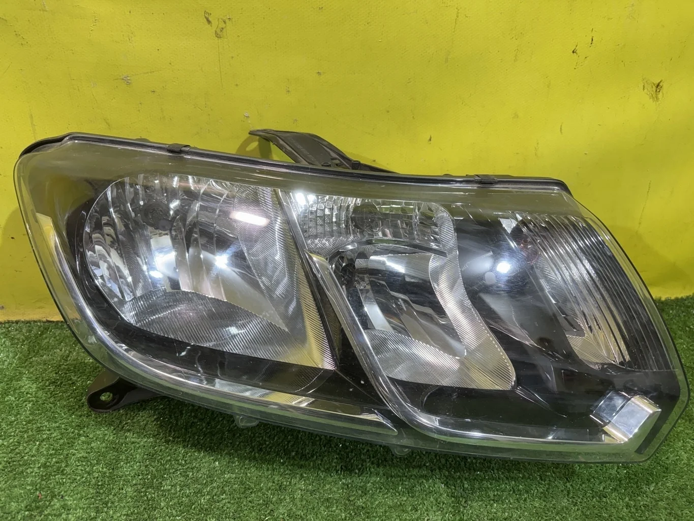 Фара правая  Lada Largus 2021- 8450092036 42227