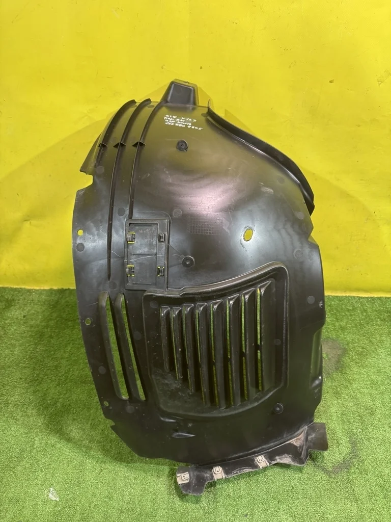 Локер передний правый  MERСEDES BENZ GLE-Class (W167) 2018 A1676901608 42907