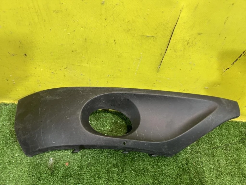 Накладка противотуманной фары  Volkswagen  Touareg NF 2010 7P6807490 43007