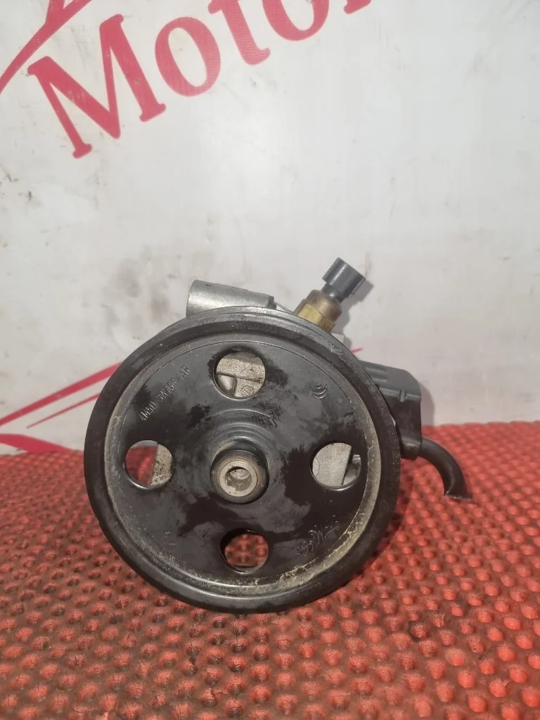 Насос гидроусилителя руля Ford Focus 2006 4M513A696AD 2 1.6