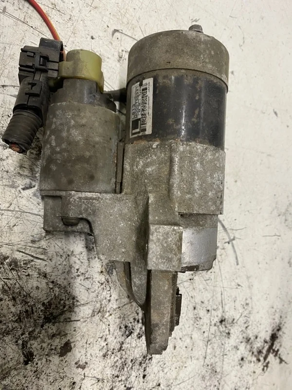 Стартер Mazda 6 L81318400 L8