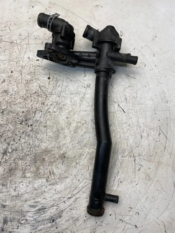 Корпус термостата Volkswagen Golf Mk6 03C121111T CAXA