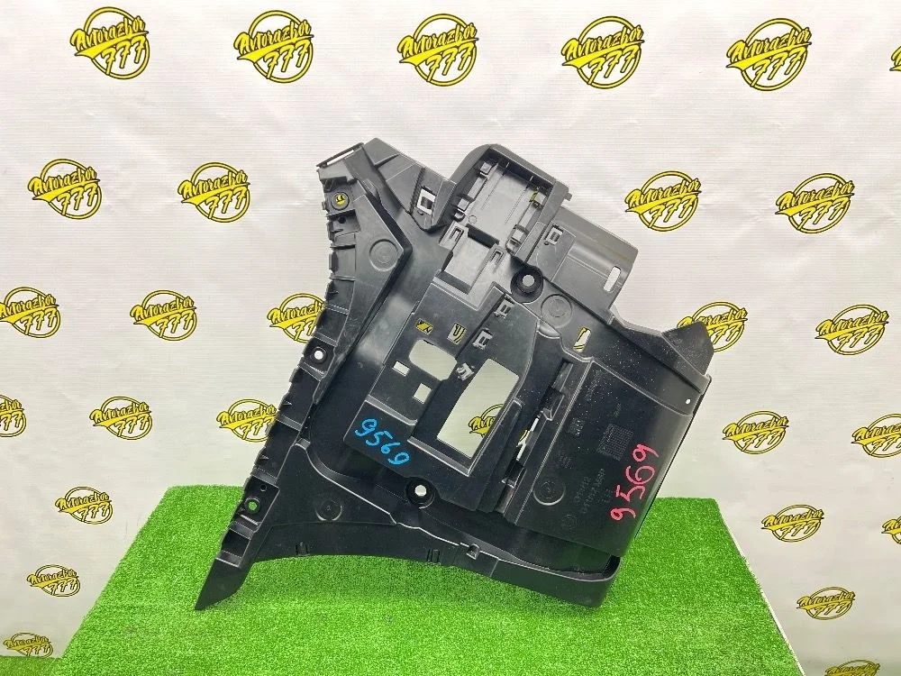 Кронштейн заднего бампера левый BMW 7 серия G11/G12 (2015—2019)