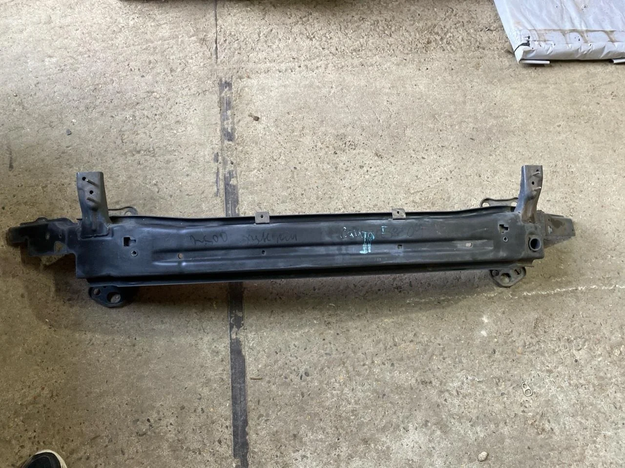 Усилитель бампера Hyundai Santa Fe 3 865302W600, передний