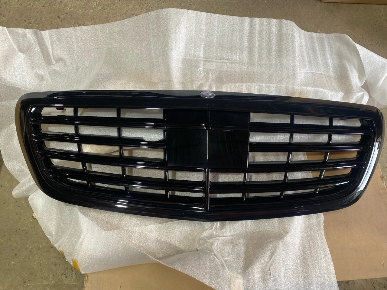 Решетка радиатора Mercedes S 2017-2020 A22288008839040, передняя