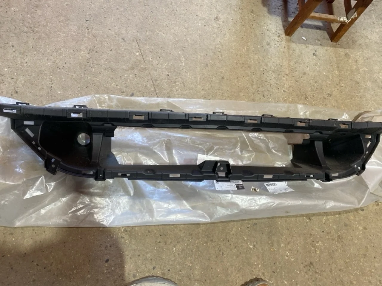 Кронштейн бампера Mercedes GLE 2020 A2928851200, передний