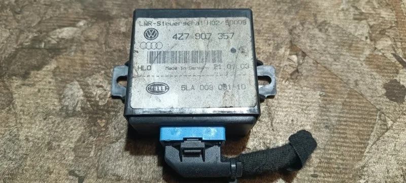 Блок управления фар Audi A4 2002 8E2