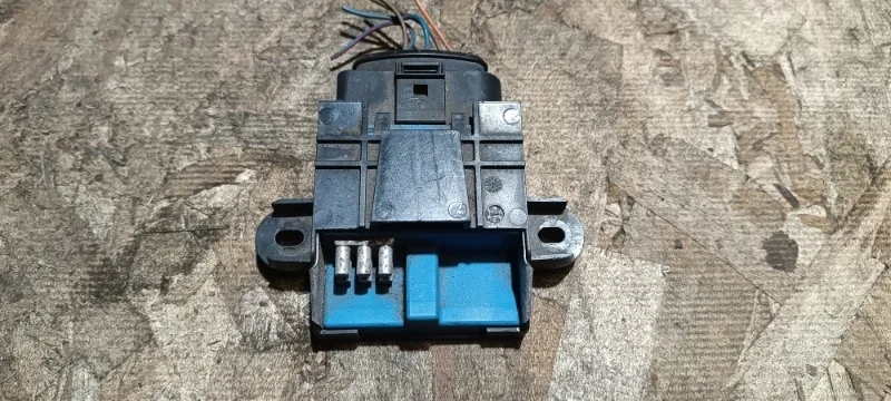 Блок управления бензонасосом Volkswagen Tiguan 2009 5N1