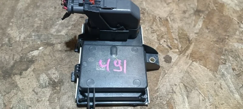 Блок управления бензонасосом Cadillac SRX 2011 FFN